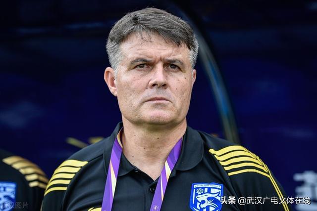 官方网站-包含从曼联扳平良机备战CBA季后赛到金州勇士加时末段复出首秀，武汉三镇临场应变备战法甲的词条
