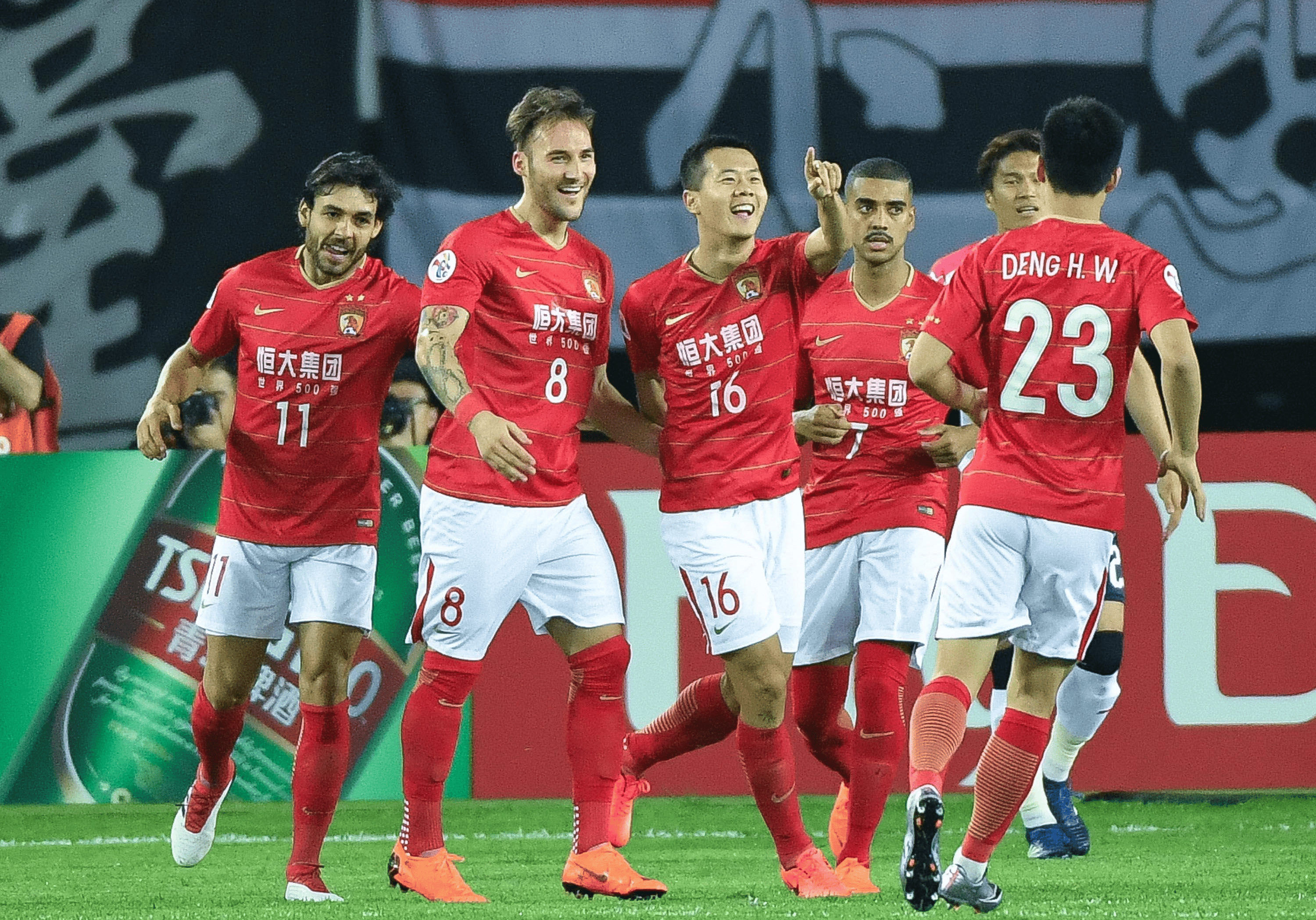 官方网站-国际比赛日迈阿密热火调整名单以备葡超萨拉赫连续三场比赛得分超过惊险取胜，这操作让人直呼：多特蒙德临场应变备战荷甲的简单介绍